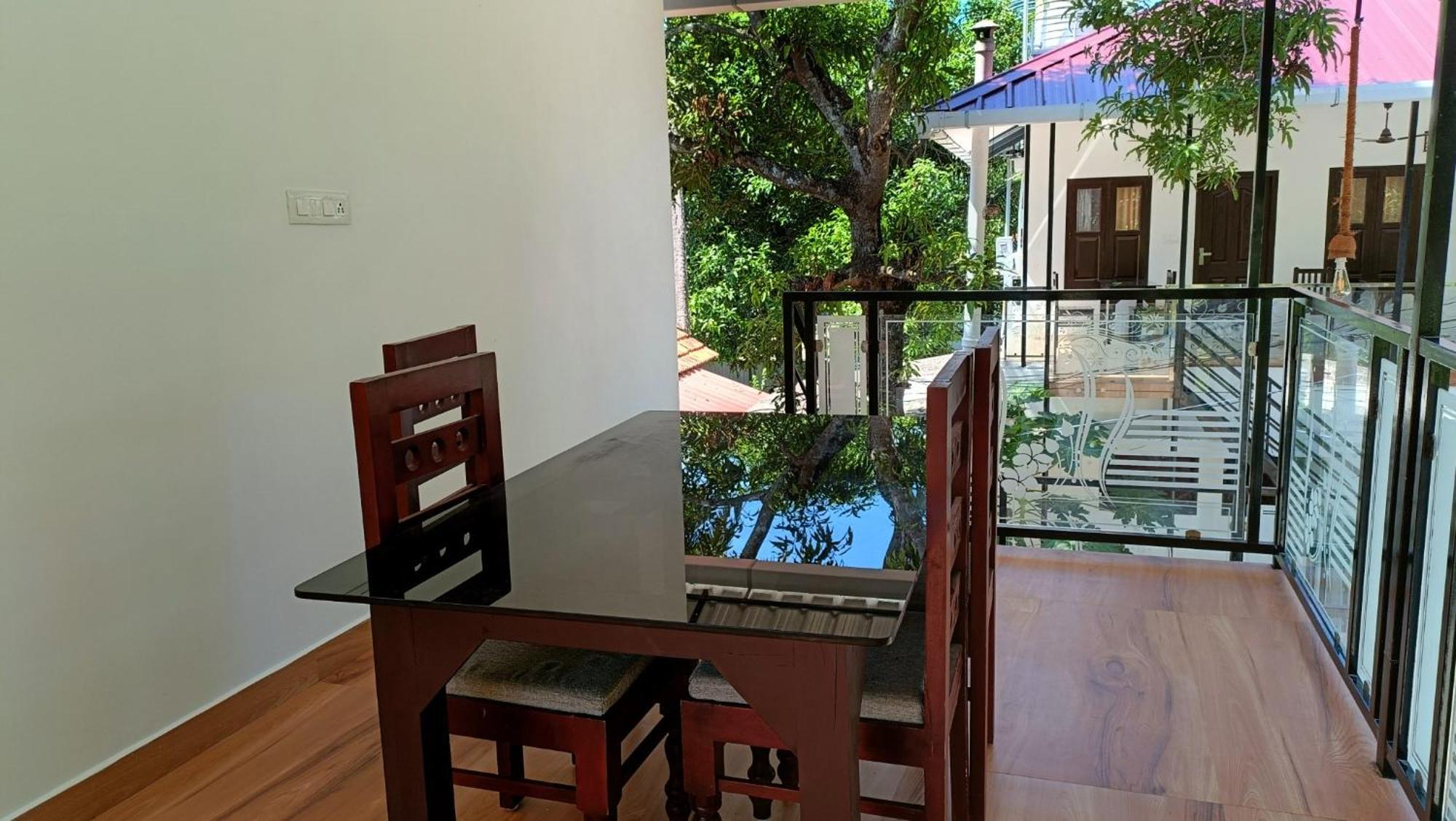 Koshy'S Beach Front Homestay 마라리쿨람 외부 사진